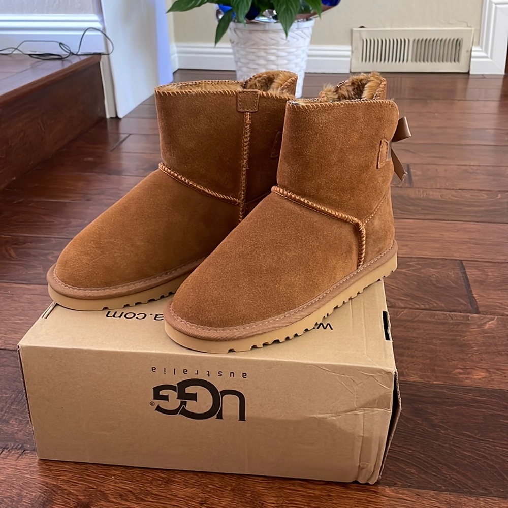 NEW Mini Bailey Bow UGG Boots